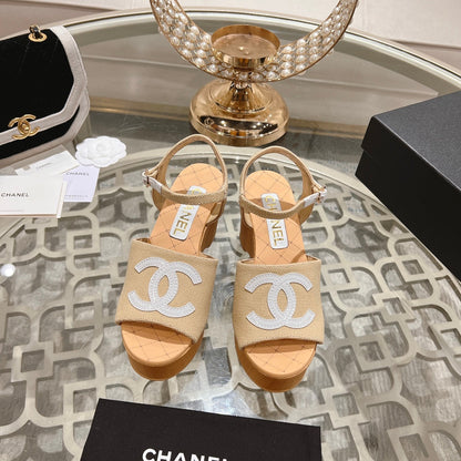 WEDGE SANDALS IN BEIGE CREAM LAMBSKIN WITH WHITE LOGO