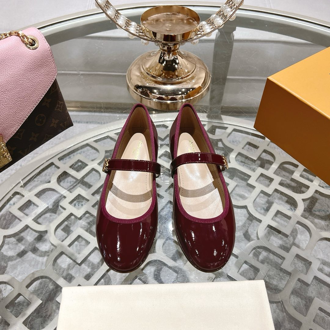 MARY JANE SHOES IN WINE RED PATENT CALFSKIN