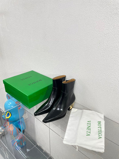 TEX ANKLE BOOT IN BLACK PATENT CALFSKIN