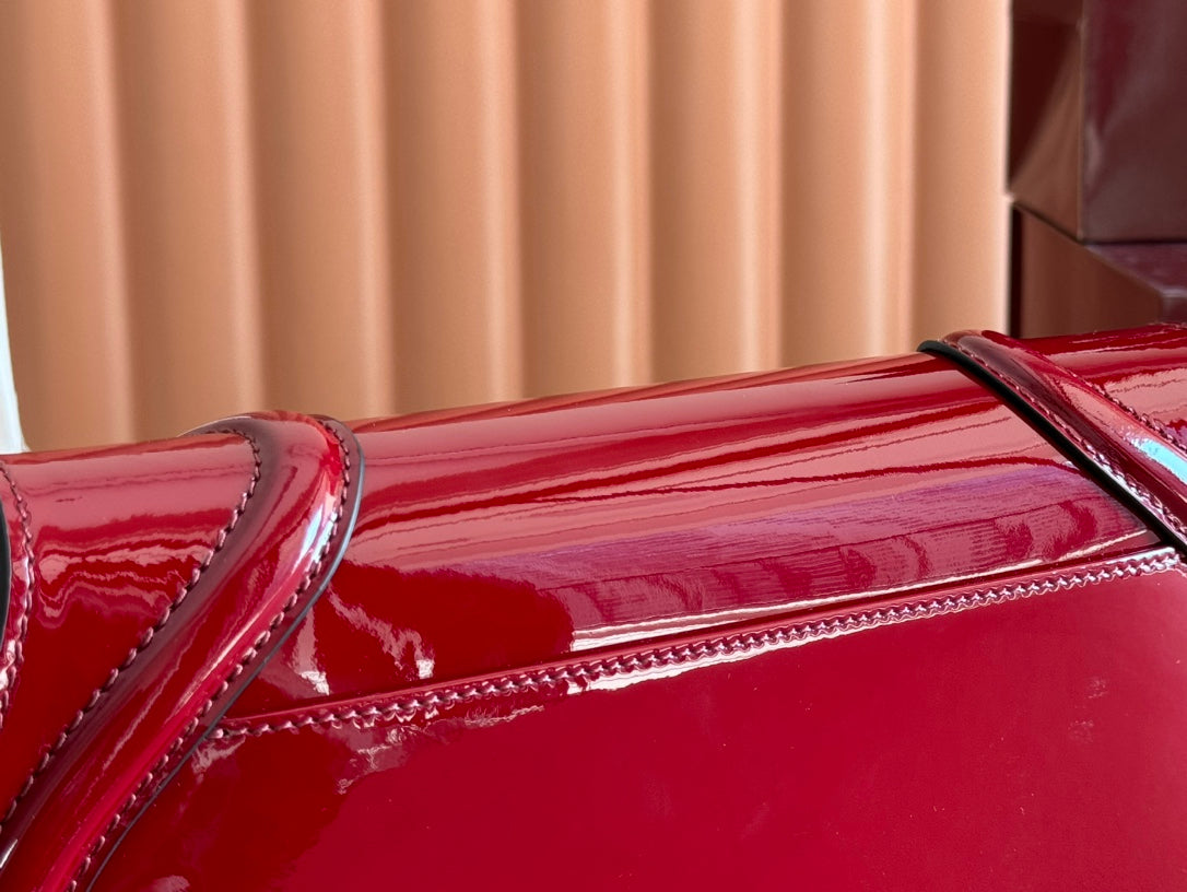 LARGE BLONDIE SHOULDER BAG 29.5 IN RED PATENT CALFSKIN