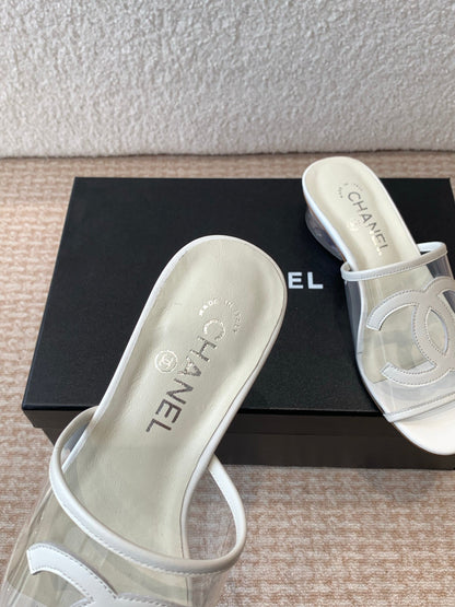 SLIDE SANDALS IN WHITE LAMBSKIN WITH TRANSPARENT PVC