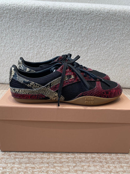 GYMNASIUM SNEAKER IN BLACK FABRIC AND BLACK RED SNAKE EFFECT CALFSKIN