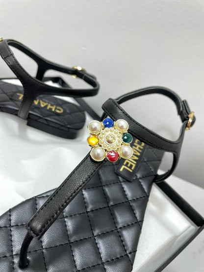 THONG SANDALS WITH COLORFUL PEARL BUCKLE IN BLACK LAMBSKIN