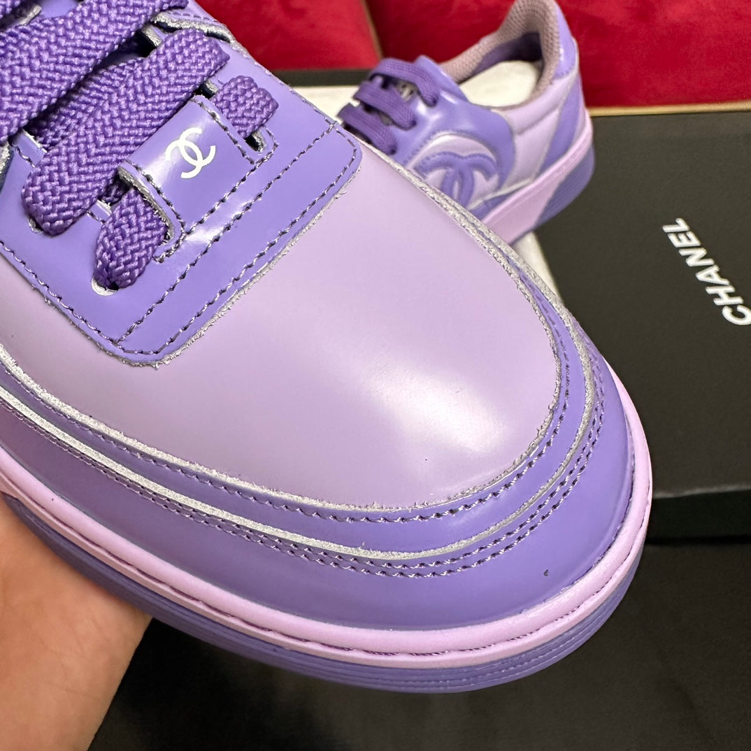 TRAINERS IN LIGHT PURPLE SHINY CALFSKIN