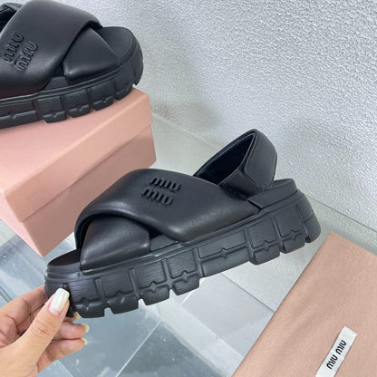 Thick-Soled Sandals Black Leather