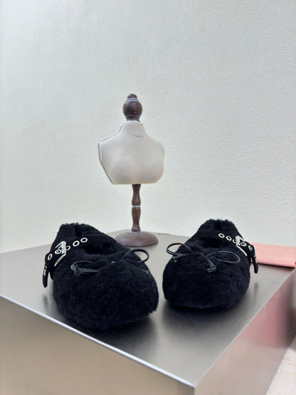 SHEARLING BALLET FLAT BLACK WITH SUEDE STRAP