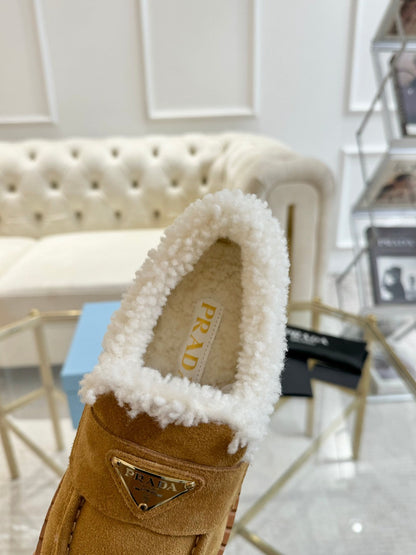 SUEDE LOAFER CAMEL WITH SHEARLING LINING