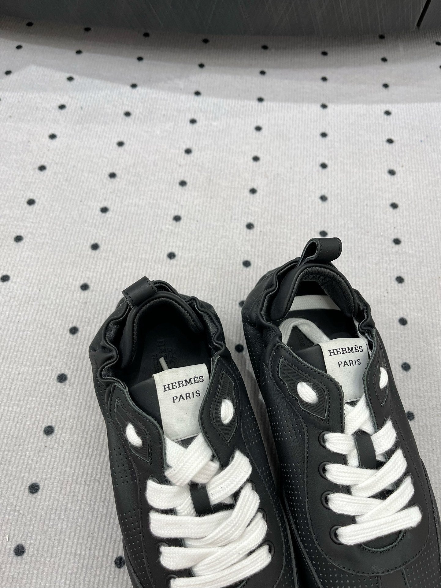 TRAIL SNEAKER IN BLACK CALFSKIN