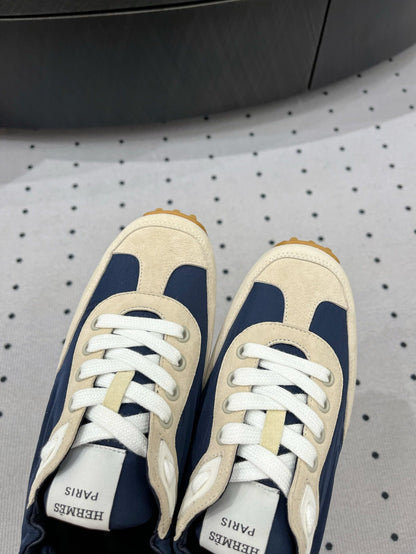 TRAIL SNEAKER IN IVORY TAN MIX SPACE BLUE SUEDE
