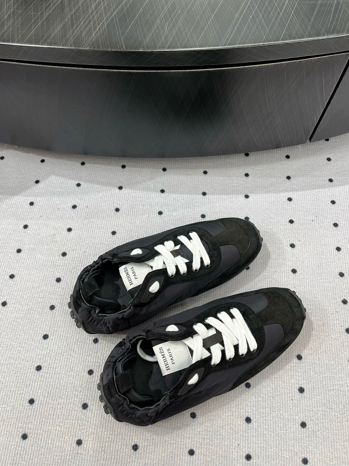 TRAIL SNEAKER IN BLACK SUEDE