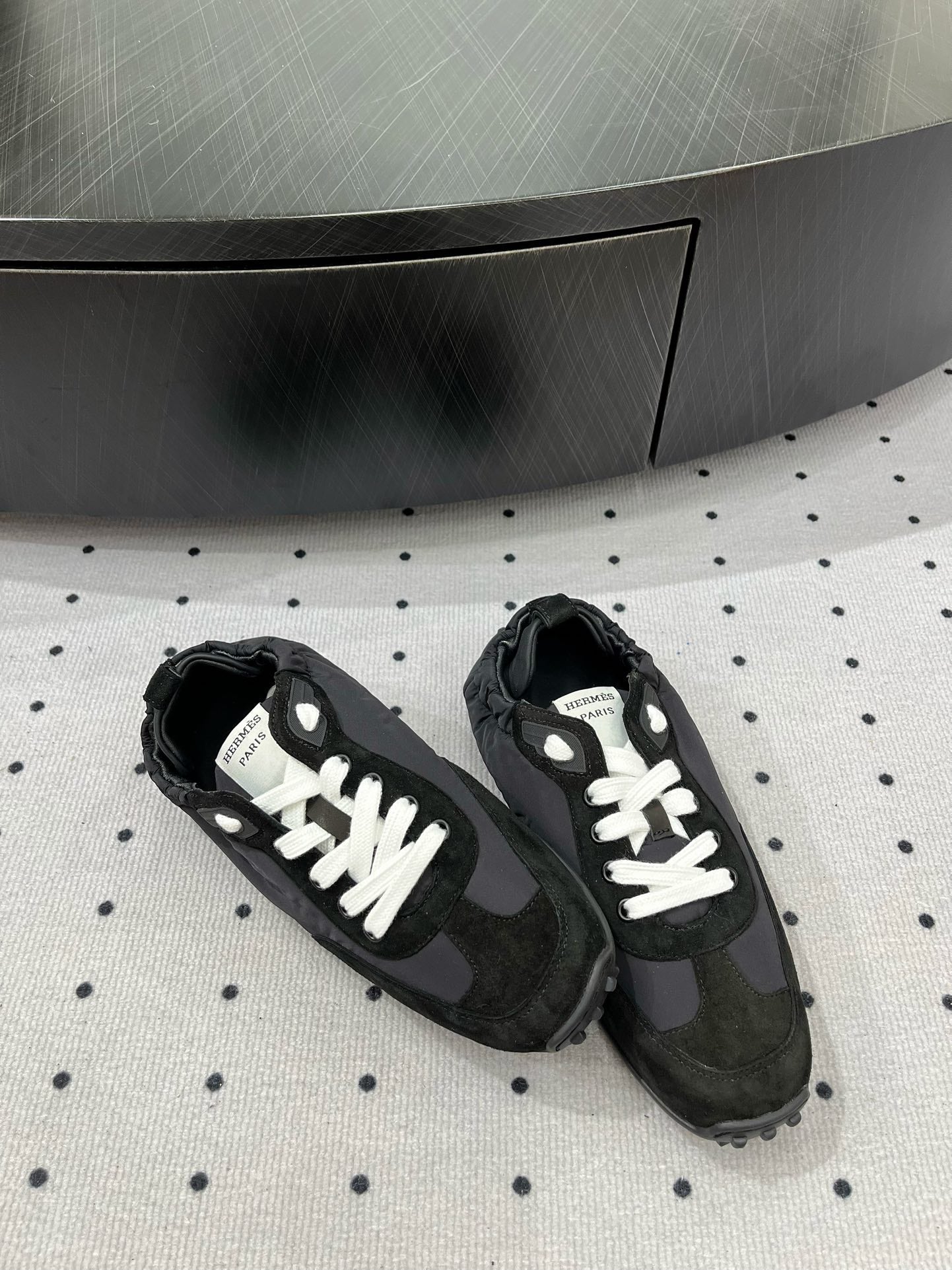 TRAIL SNEAKER IN BLACK SUEDE