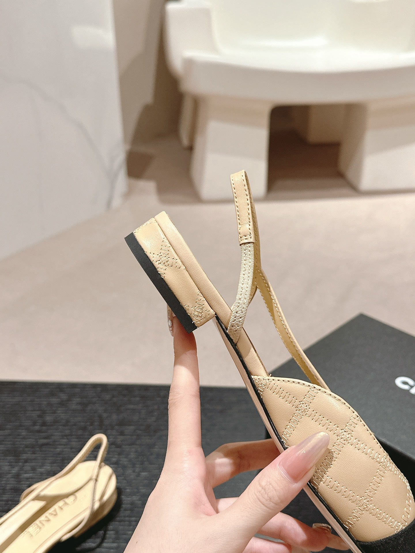 SLINGBACKS IN BEIGE CREAM LAMBSKIN AND BLACK SATIN