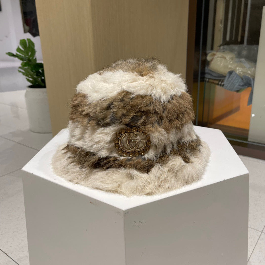 BUCKET HAT IN BROWN MIX WHITE FLEECE 412797