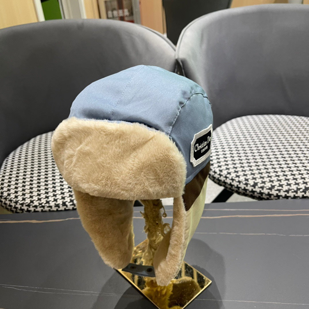 TRAPPER HAT IN LIGHT BLUE SUEDE AND RABBIT FUR 439536