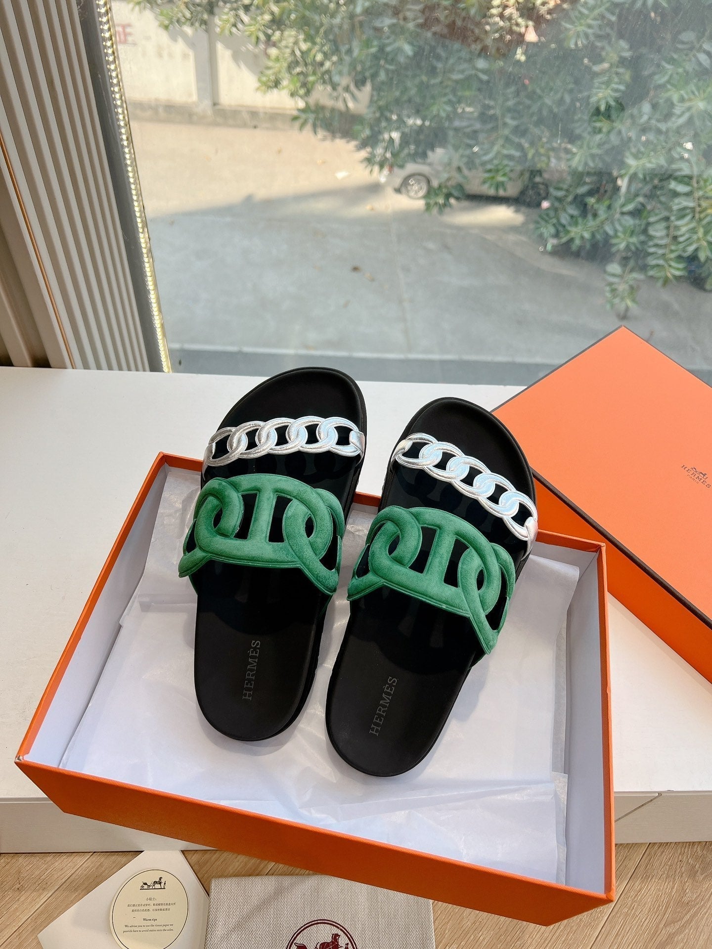 EXTRA SANDAL IN MEDIUM GREEN MIX SILVER CALFSKIN