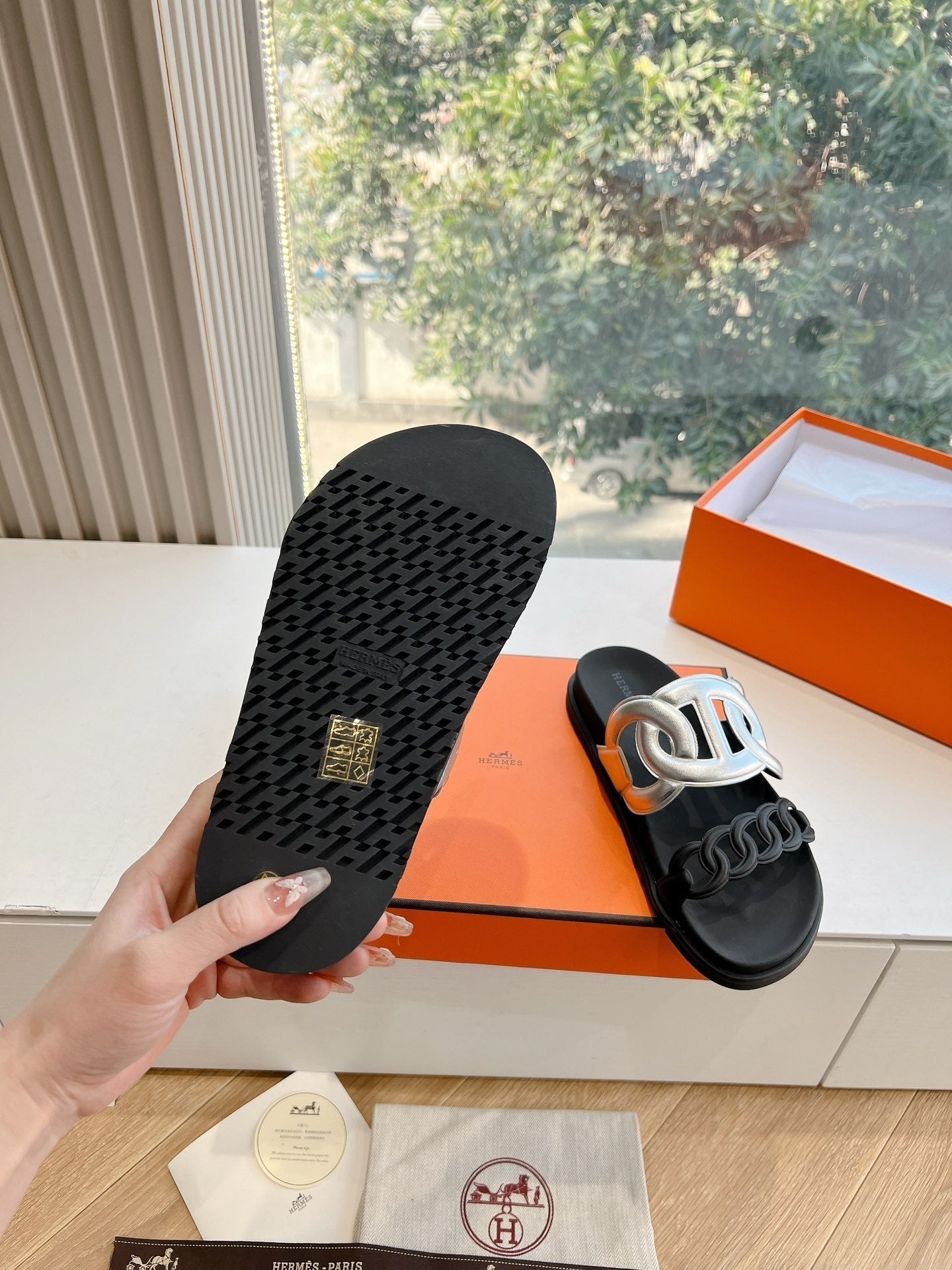 EXTRA SANDAL IN SILVER MIX BLACK CALFSKIN