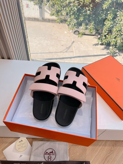 CHYPRE SANDAL IN LIGHT PINK CALFSKIN