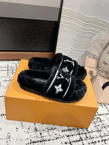 SLIPPER IN BLACK MIX WHITE FLEECE