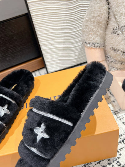 SLIPPER IN BLACK MIX WHITE FLEECE