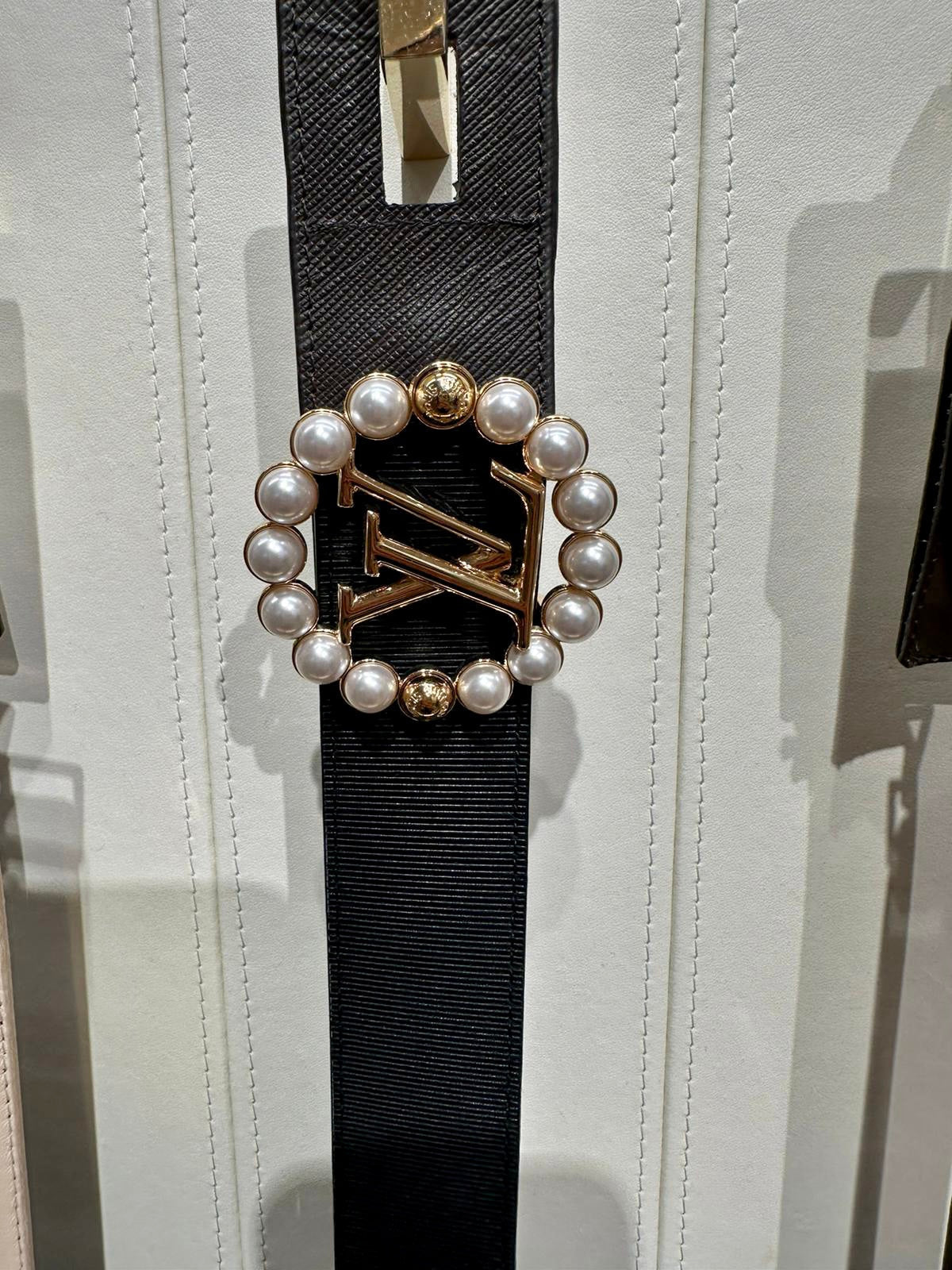LV CIRCLE PEARL 35MM REVERSIBLE BELT IN BLACK CALFSKIN GOLD HARDWARE