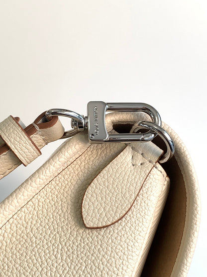 BUCI BAG 24 IN QUARTZ WHITE EPI GRAIN COWHIDE