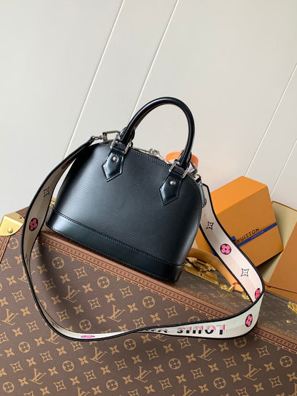 ALMA BB BAG 23 IN BLACK GRAIN EPI COWHIDE