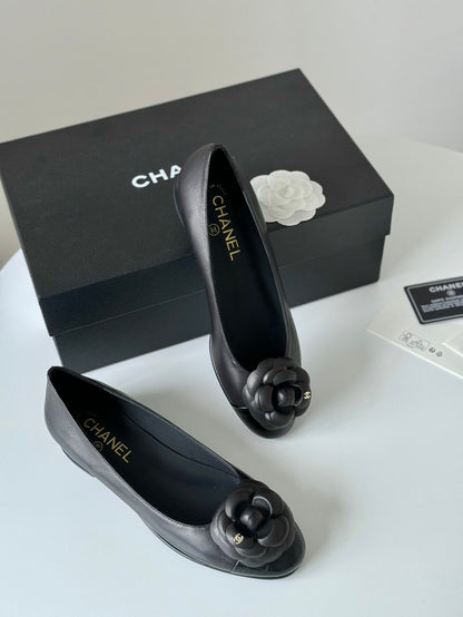 BALLET FLAT BLACK LAMBSKIN WITH FLOWER