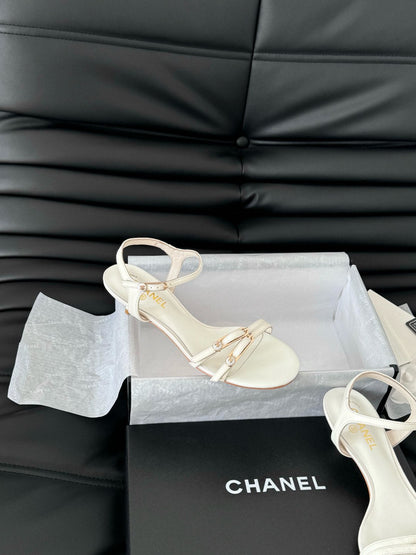 MID-HEEL 35 MM SANDAL IN WHITE SHEEPSKIN