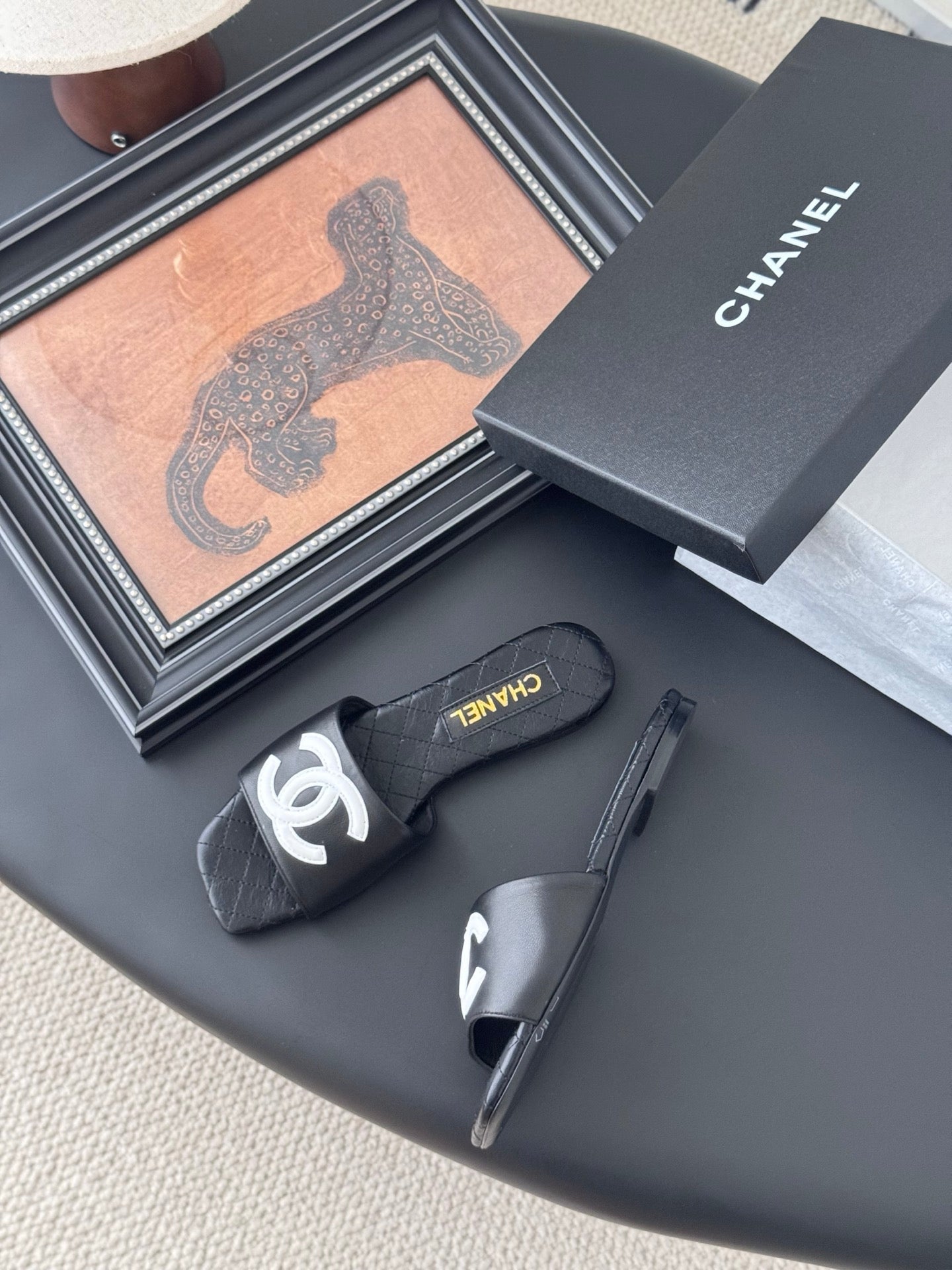 SLIPPER IN BLACK CALFSKIN
