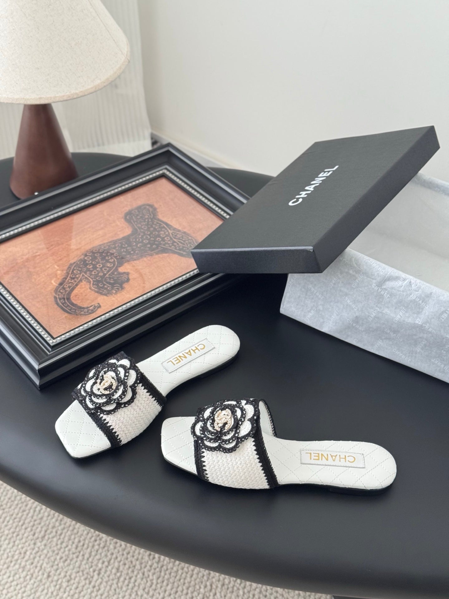 SLIPPER IN WHITE AND BLACK CALFSKIN MIX WOOL