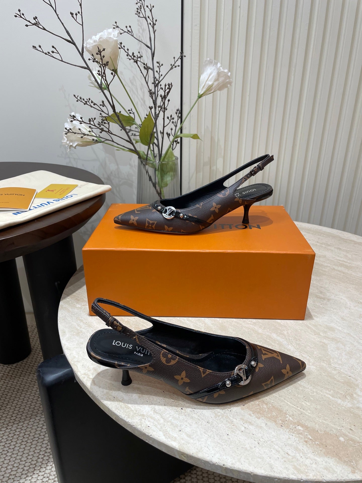 HIGH SLINGBACKS 5 CM IN CHOCOLATE BROWN MONOGRAM CALFSKIN