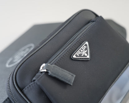 SHOULDER BAG 22 IN BLACK RE-NYLON