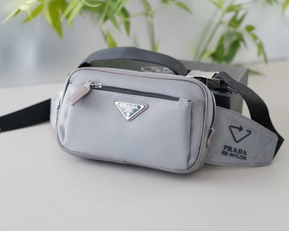 SHOULDER BAG 22 IN OSLO GREY RE-NYLON BLACK STRAP
