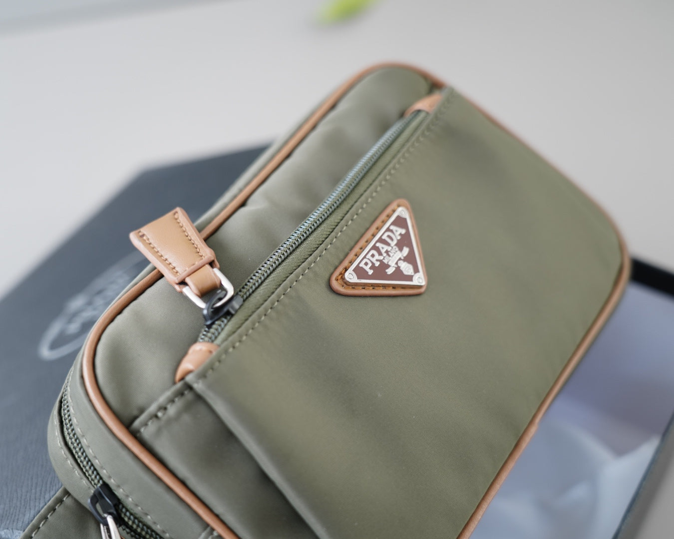 SHOULDER BAG 22 IN GRANITE GREEN RE-NYLON MIX BROWN CALFSKIN