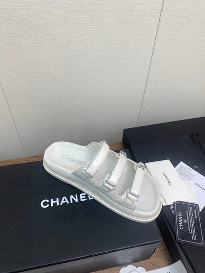 DAD SANDAL IN WHITE LAMBSKIN MULE