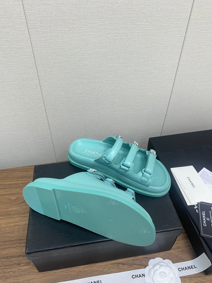 DAD SANDAL IN SKY BLUE LAMBSKIN MULE