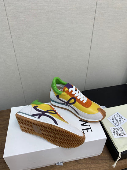 LW FLOW RUNNER SNEAKER LEMON-BRICK SUEDE