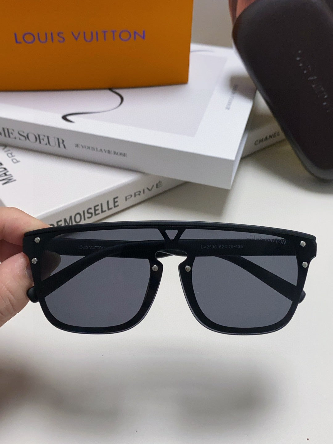 WAIMEA SUNGLASSES 581360 IN BLACK ACETATE