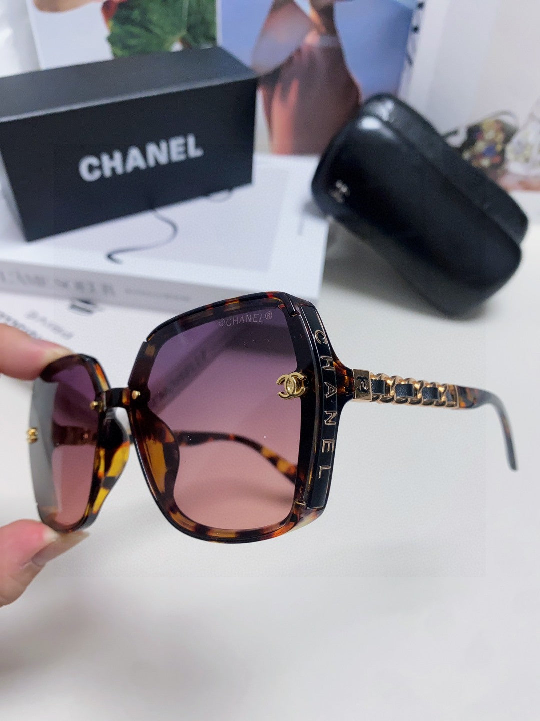 SQUARE SUNGLASSES 632875 IN HAVANA ACETATE