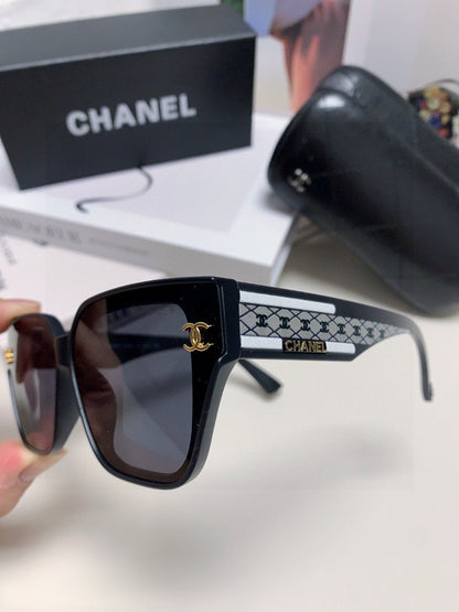 SQUARE SUNGLASSES 632697 IN BLACK ACETATE