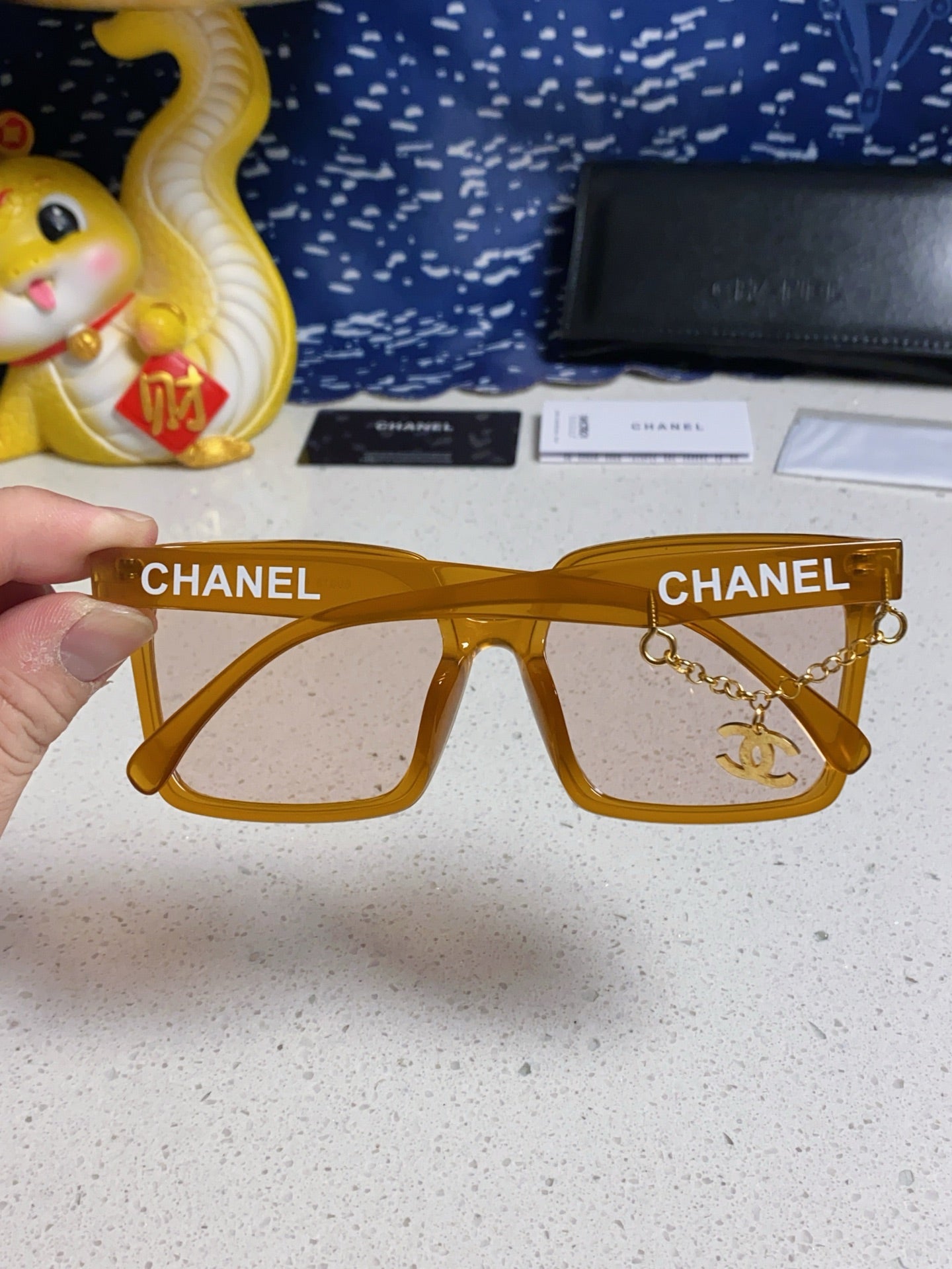 SQUARE SUNGLASSES 641806 IN DARK YELLOW ACETATE