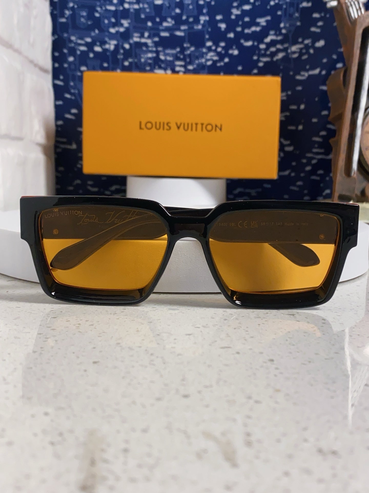 RECTANGLE SUNGLASSES 575848 IN BLACK ACETATE ORANGE METAL YELLOW LENS