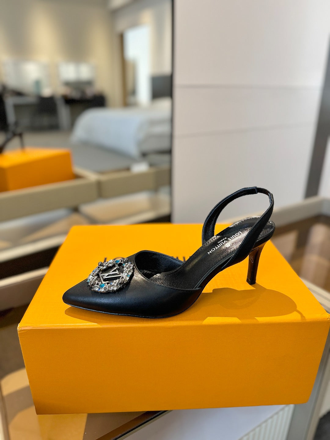 HIGH HEEL 75 MM SLINGBACK IN BLACK CALFSKIN WITH CRYSTAL