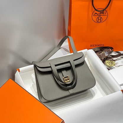 HALZAN 25 HANDLE BAG IN GREY GRAINED CALFSKIN