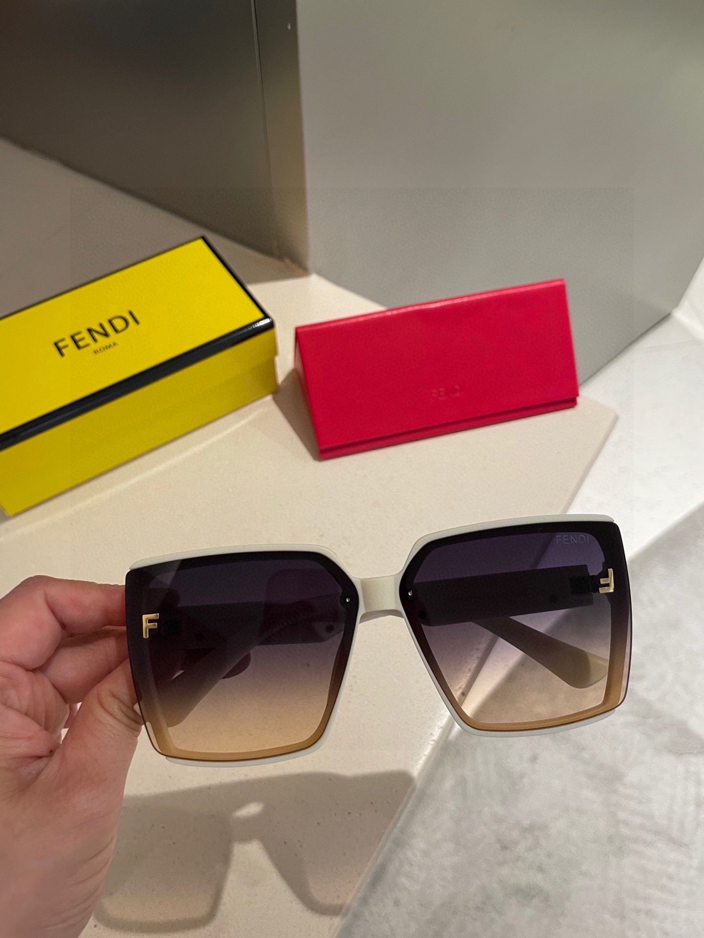 FIRST CRYSTAL SQUARE FRAME SUNGLASSES 2209 IN ACETATE