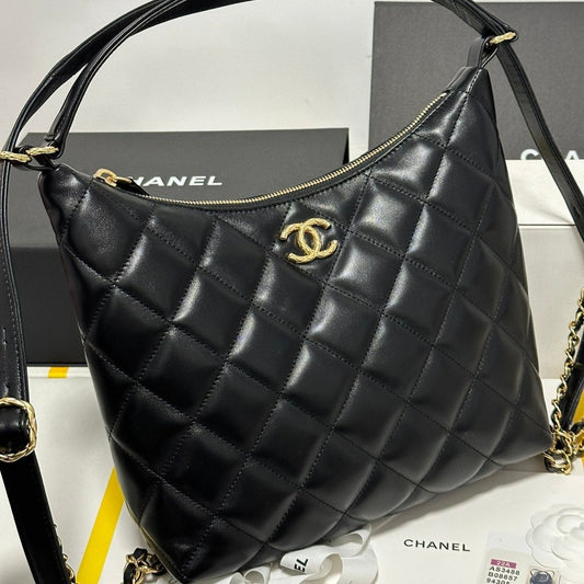 CC MAXI 30 HOBO BAG IN BLACK CALFSKIN WITH STRAP