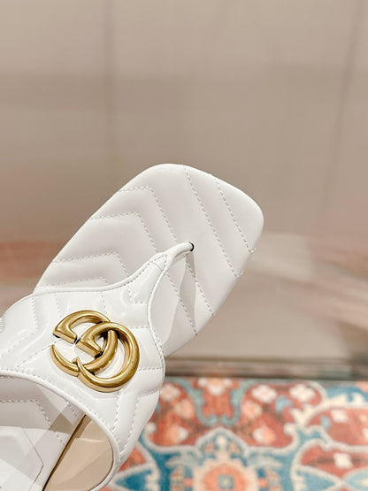 HIGH THONG MULE 55MM IN WHITE CALFSKIN WITH GOLD HARDWARE