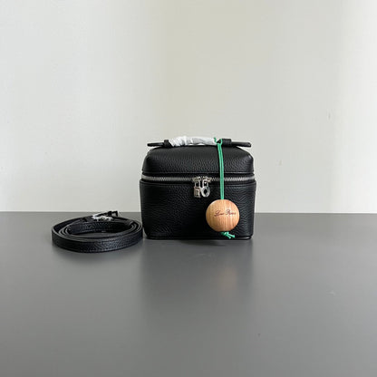 EXTRA POCKET L12 IN BLACK CALFSKIN WITH SILVER HARDWARE