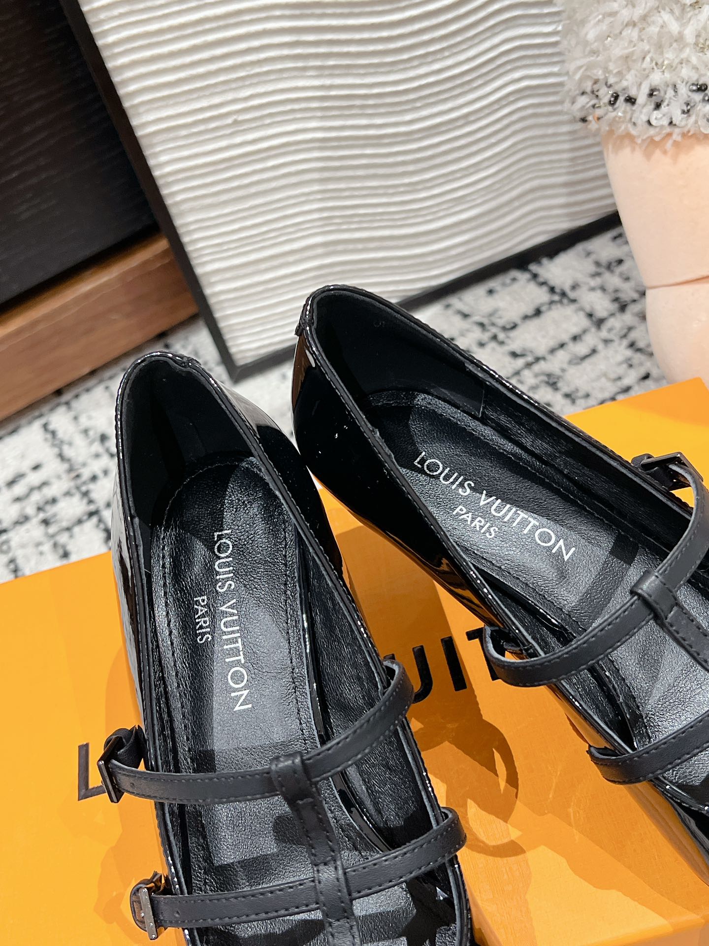 HIGH HEEL 4 CM PUMP IN BLACK CALFSKIN