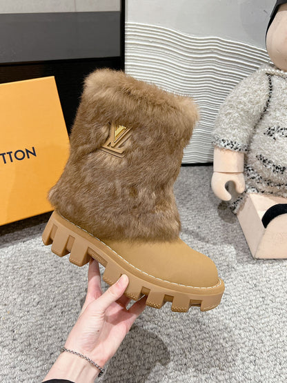 ANKLE BOOTS IN PEANUT BROWN CALFSKIN WITH MINK FUR